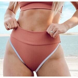 LAINSNOW Kiawah Bikini Bottoms Size Extra Small NEW Sangria Pink NWOT Beach Rib